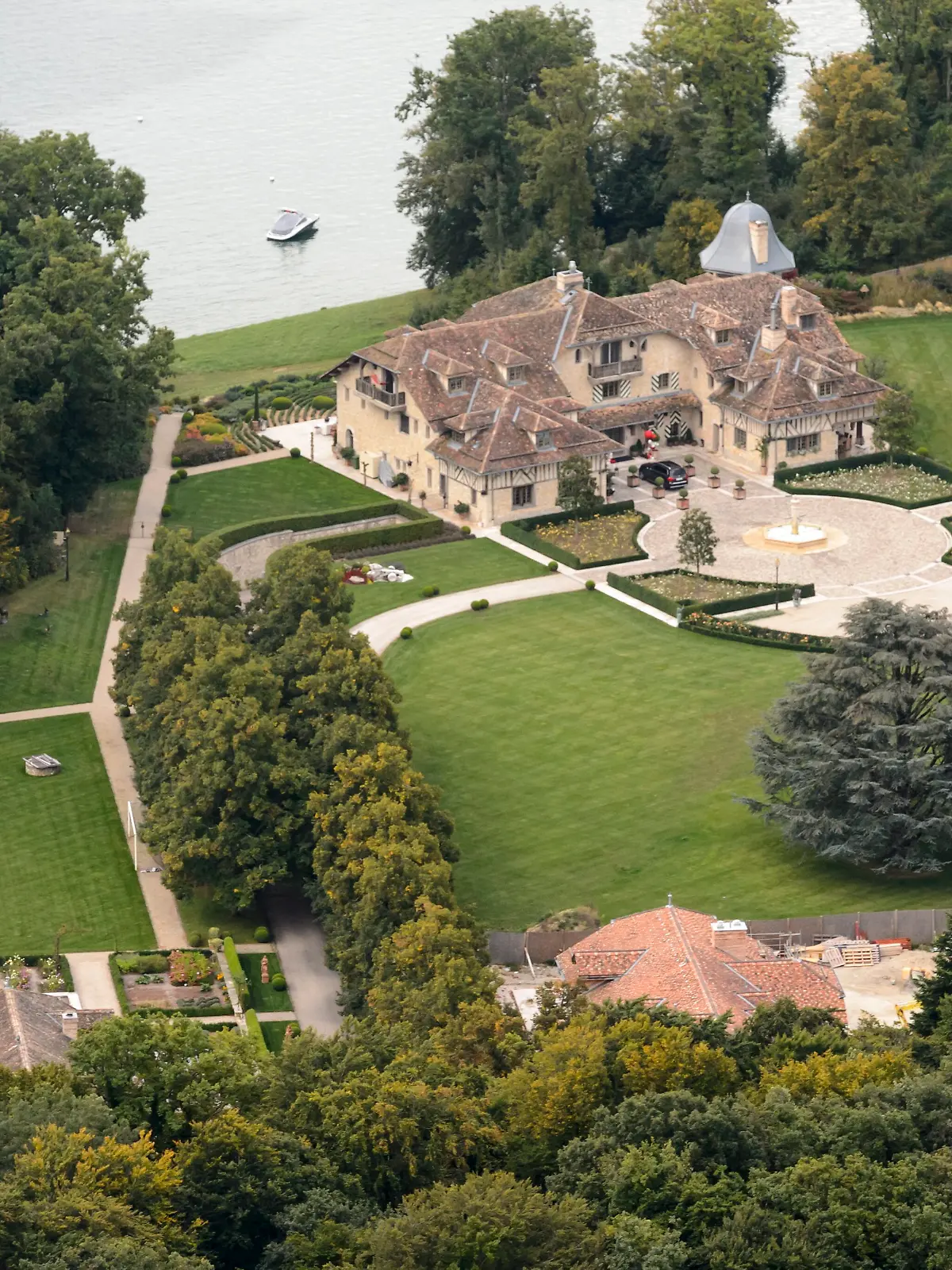 Die Villa der Schumachers am Genfer See. Dort soll es in Abwesenheit der Familie im November 2019 zu einer Vergewaltigung gekommen sein. 