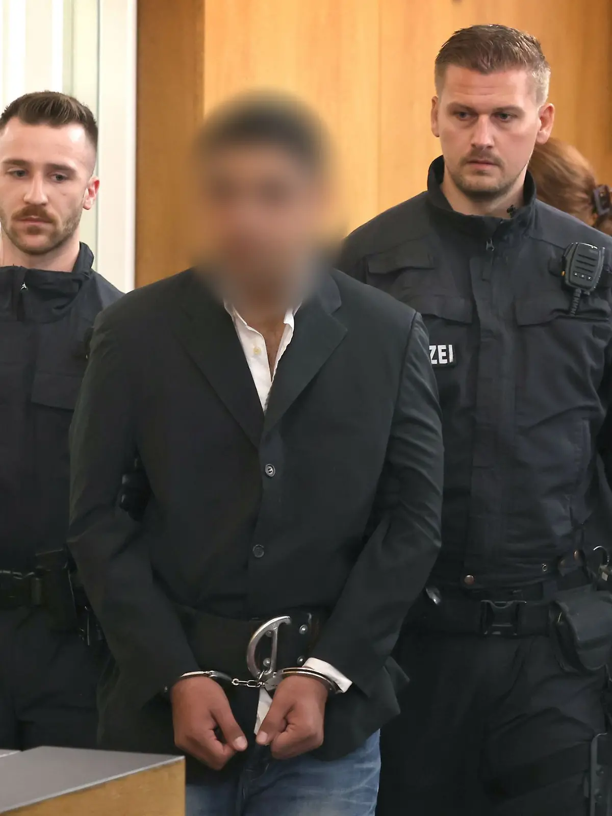 Bild zu: "Prozess um Messerangriff in Aschaffenburg gestartet"