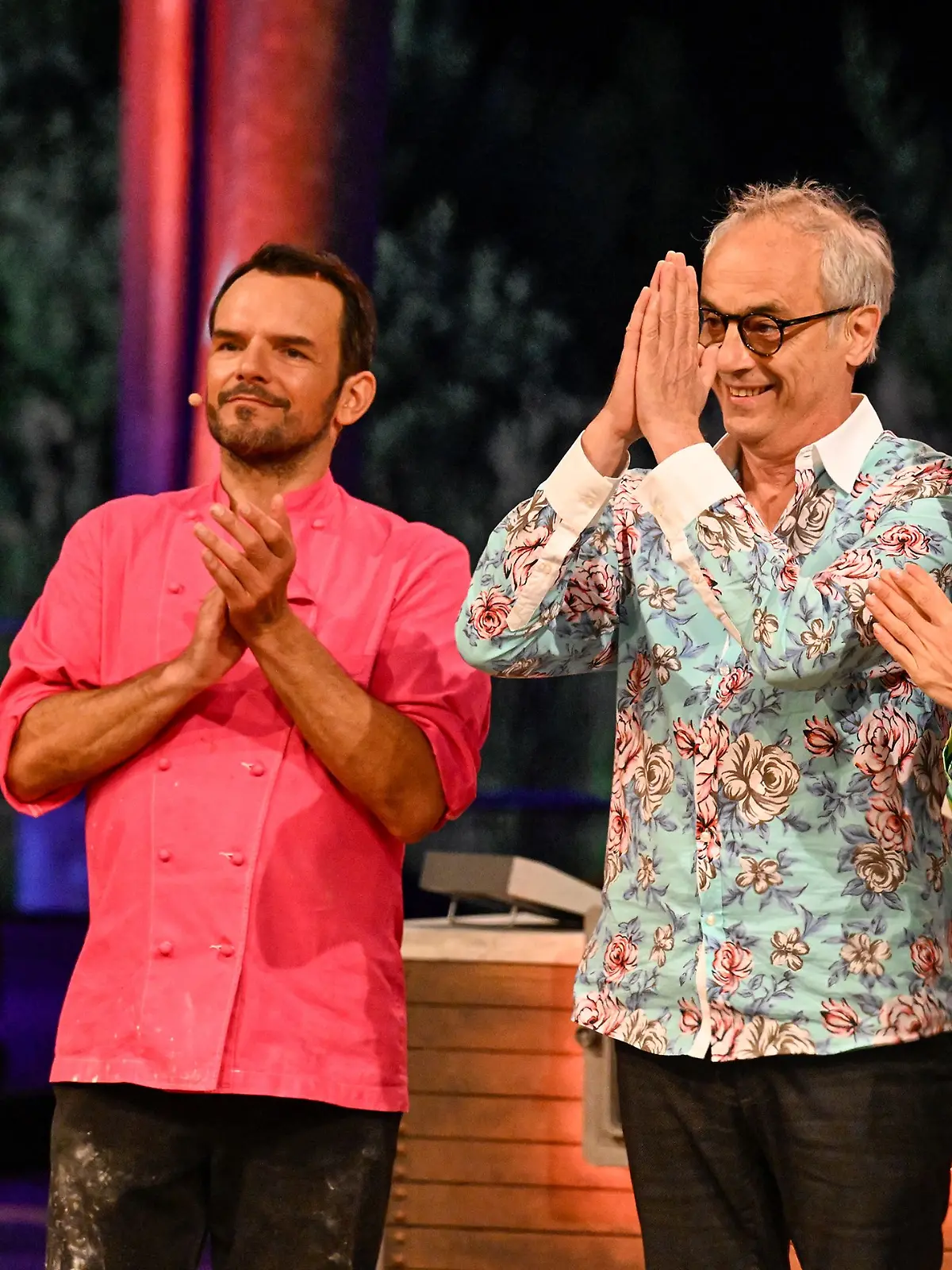 Steffen Henssler (l.), Christian Rach, Laura Wontorra

+++ Die Verwendung des sendungsbezogenen Materials ist nur mit dem Hinweis und Verlinkung auf RTL+ gestattet. +++