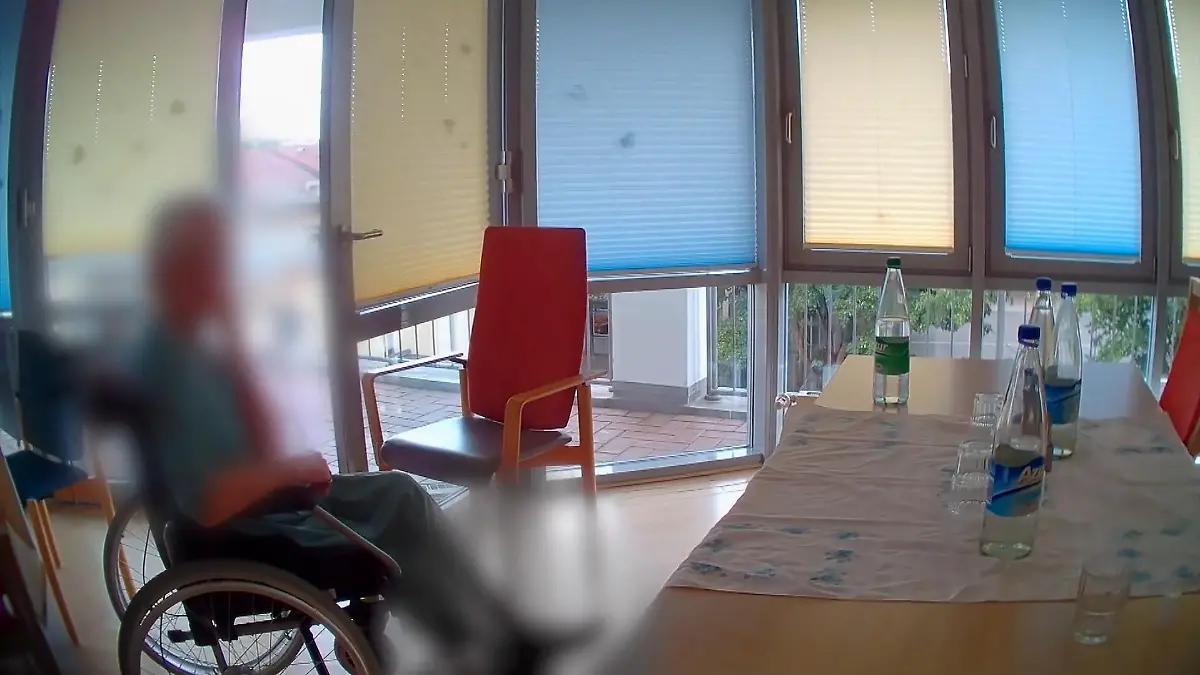 „Das ist keine Pflege – es geht ums Herz und die Seele!“ Alloheim-Bewohnerin unter Tränen
