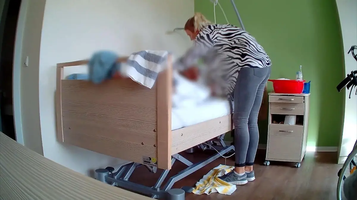 Team Wallraff undercover bei Alloheim   Das miese Geschäft mit der Pflege!