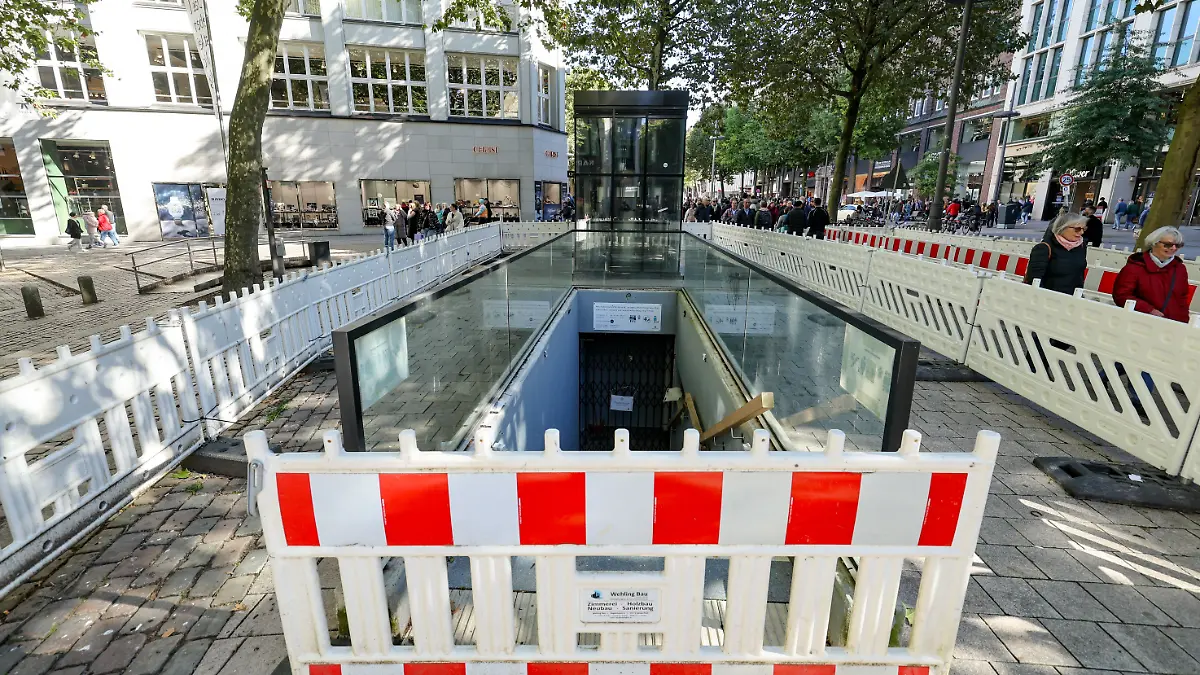 Eine unterirdische Toilette in der Hamburger Innenstadt kostete einst Millionen – und war nach drei Monaten kaputt.