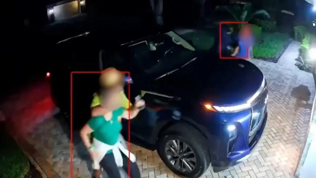 Mit neuer Masche verfolgt! Einbrecher orten Ehepaar – und ziehen Pistole Vor der eigenen Haustür entführt