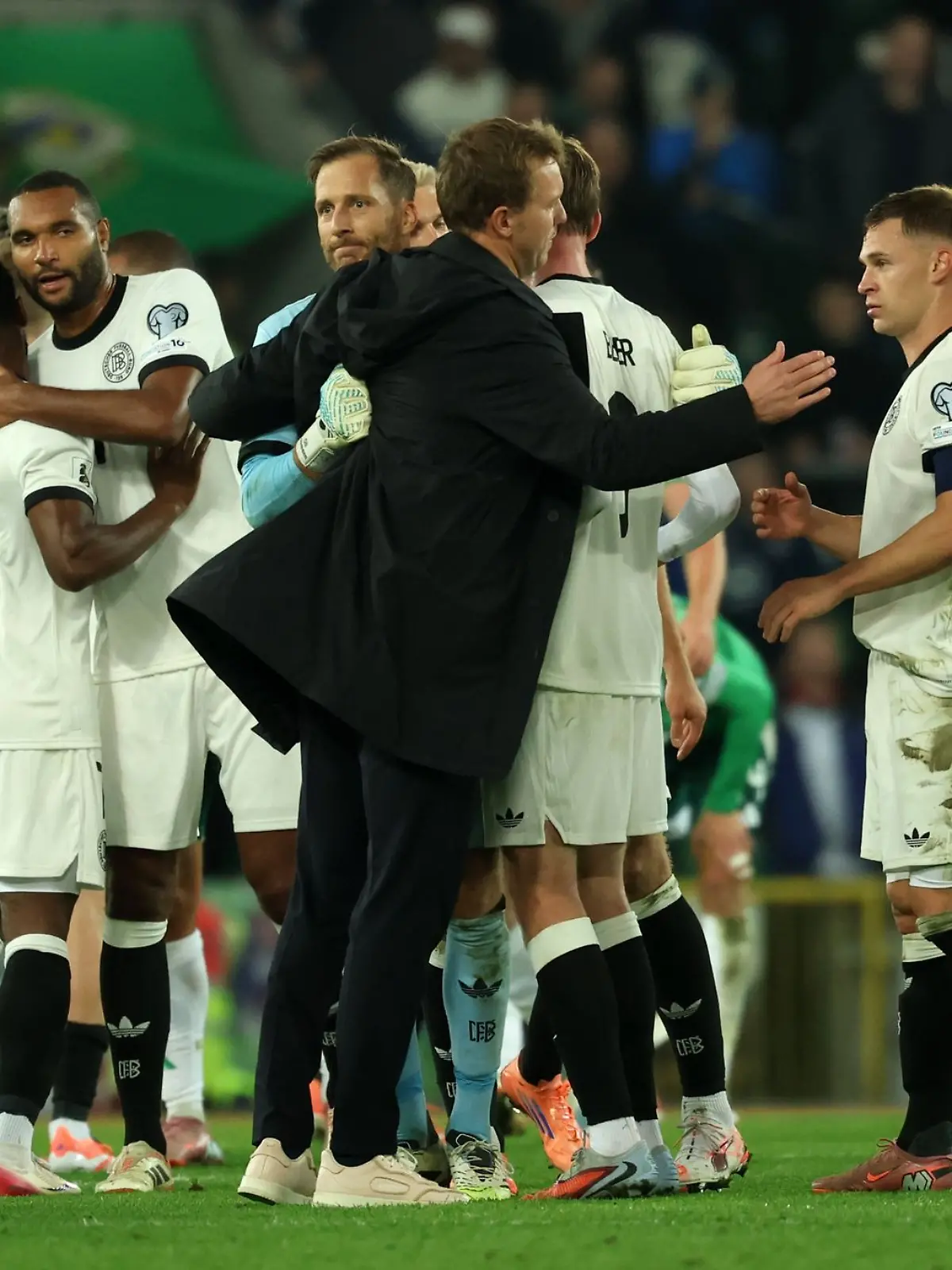 Bild zu: "DFB-Team wieder in Top Ten: Topf 1 bei WM-Auslosung greifbar"