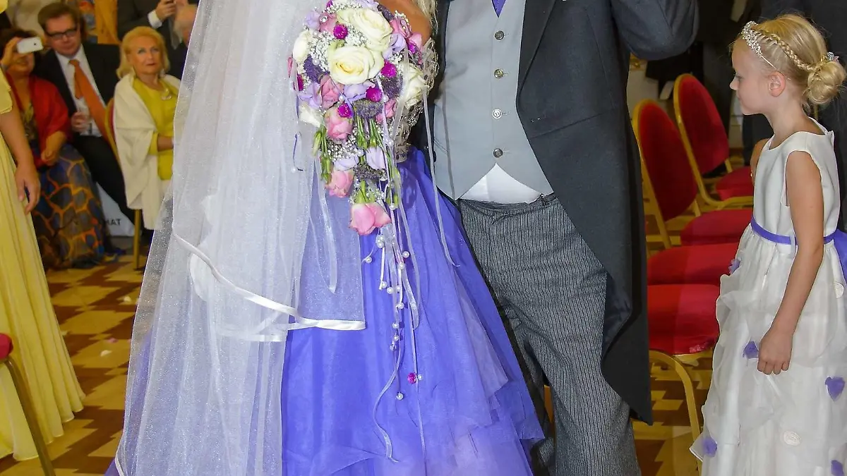 Richard Lugner Hochzeit mit Cathy SCHMITZ Hochzeit Heirat Trauung Lugner, Schloss Schönbrunn, Wien, 13.9.2014, Hochzeit Richard und Cathy LUGNER (Schmitz) stars PUBLICATIONxNOTxINxAUT 17542347Richard LUGNER Wedding with Cathy Schmitz Wedding Marriage Wedding ceremony LUGNER Castle Schoenbrunn Vienna 13 9 2014 Wedding Richard and Cathy LUGNER Schmitz Stars PUBLICATIONxNOTxINxAUT 17542347