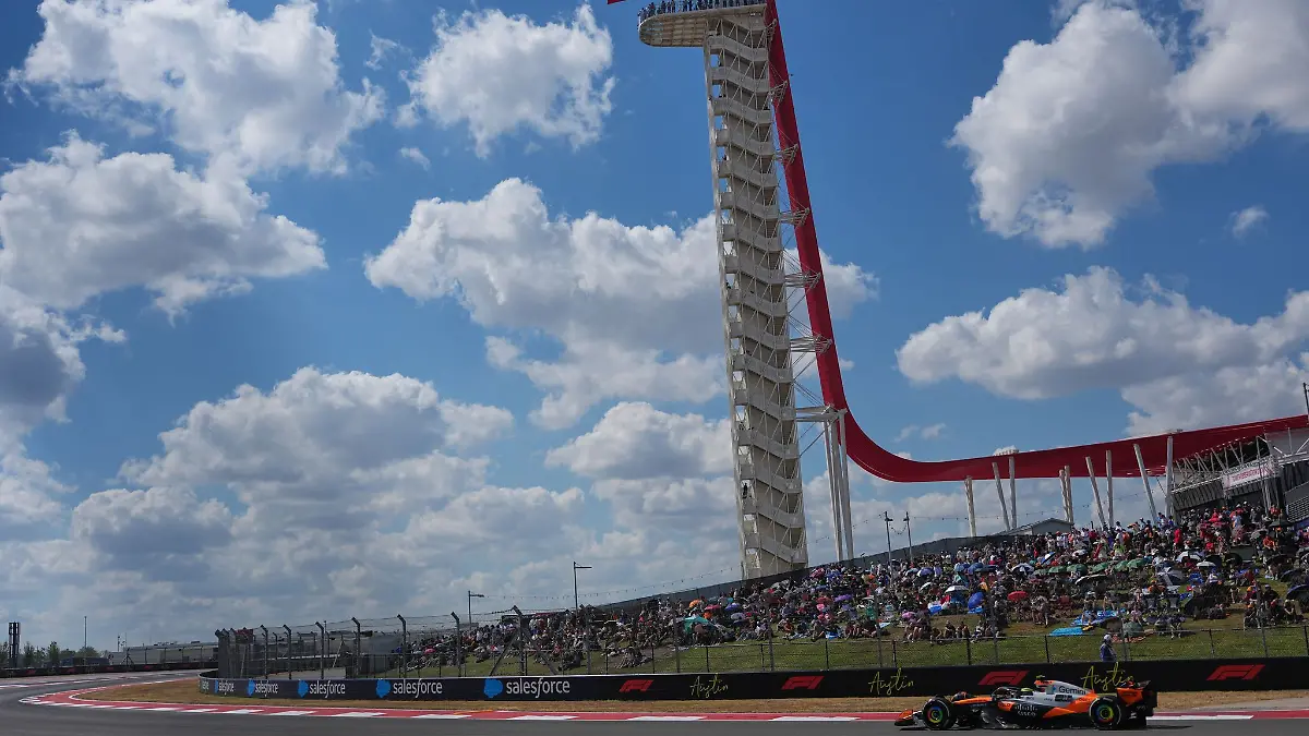 Max Verstappen rast zur Pole.