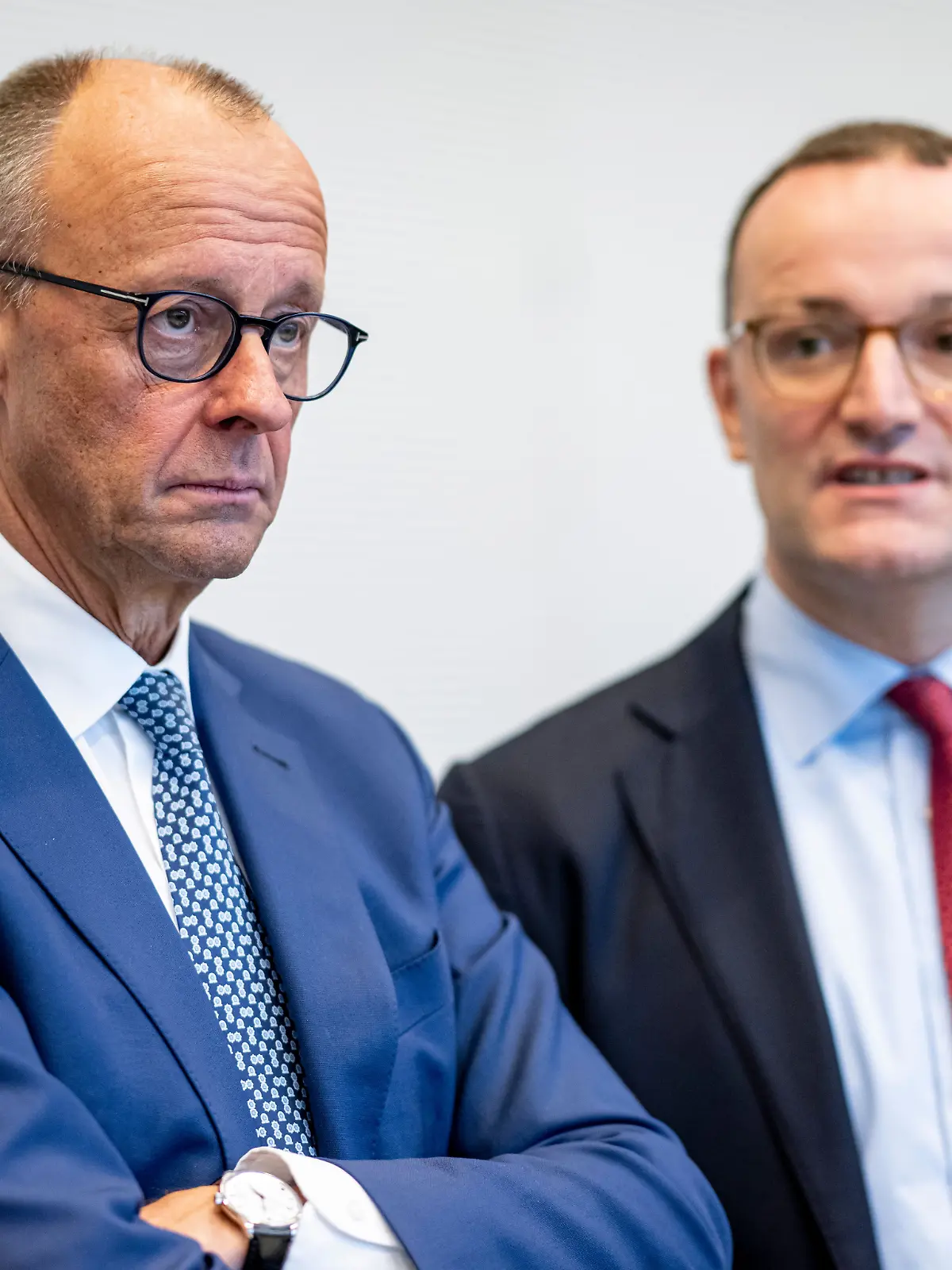 Fraktionschef Jens Spahn (rechts) mit Bundeskanzler Merz