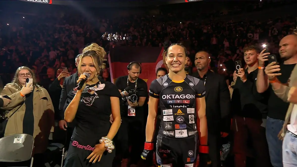Shirin David begleitet MMA-Kämpferin in den Käfig Promi-Power bei Oktagon 78