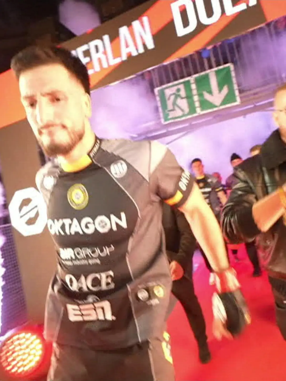 Bild zu: "Epischer Einlauf von Kollegah und Dulatov"