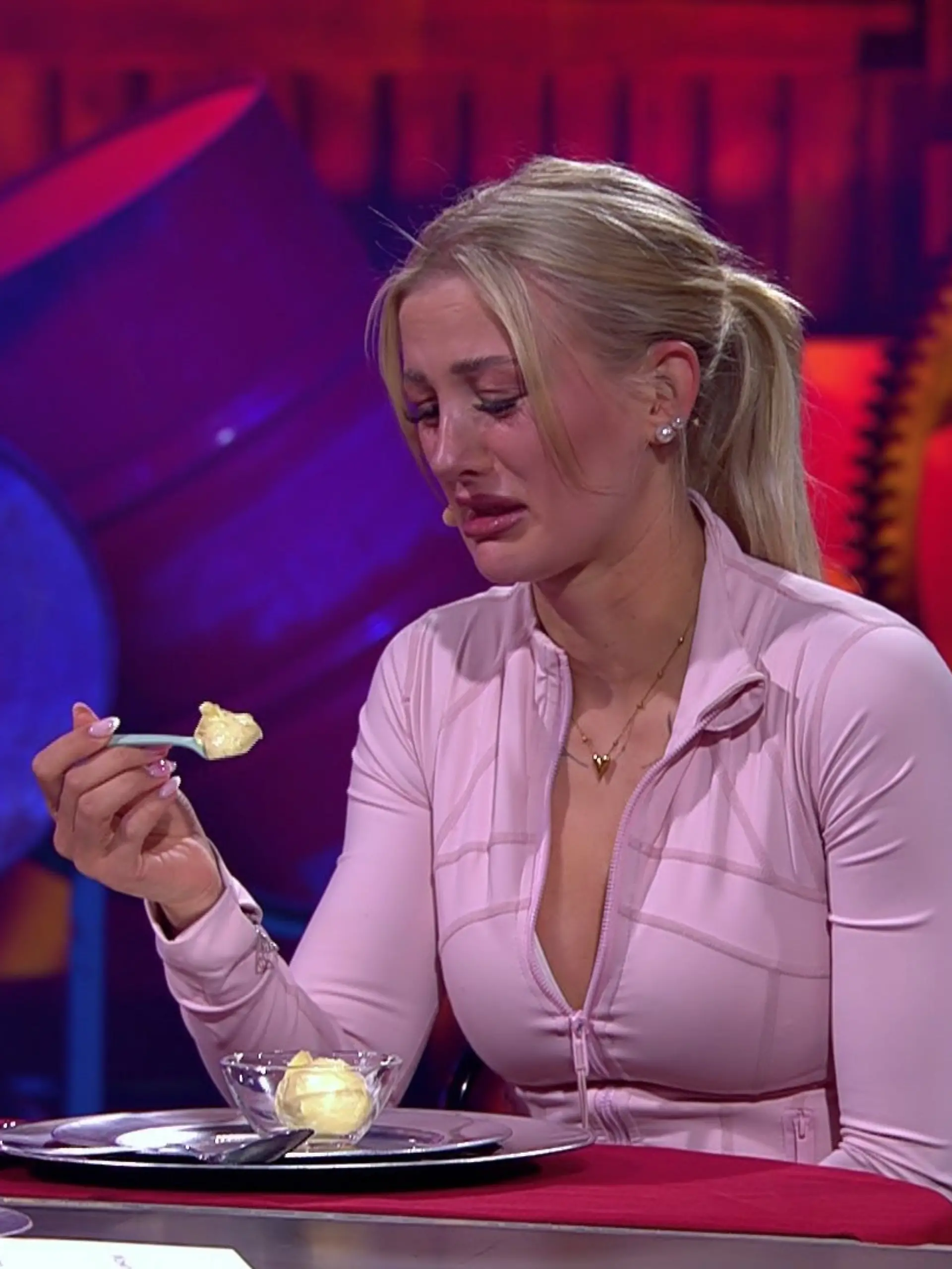 Bild zu: "Warum ein Stück Butter bei Sommerhaus-Kandidatin Edda alte Wunden aufreißt"
