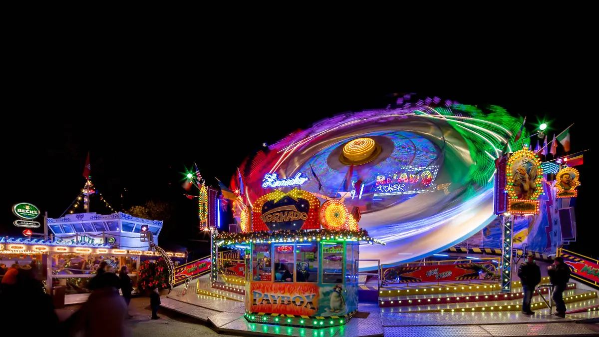 Bildnummer: 58968846 Datum: 09.11.2012 Copyright: imago/Hoch Zwei Stock/Angerer
Hamburger Winterdom 2012 Hamburger Winterdom 2012, Dom, Kirmes, Jahrmarkt, Rummel, Volksfest, Nachtaufnahme, Nacht, night, nachts, Fahrgeschäft, Fahrgeschäfte, Karussell, Tornado, event, Veranstaltung, Volksfeste, Freizeit, Freizeitvergnügen, Freizeitveranstaltung, x0x xkg 2012 quer Deutschland Stadtleben
58968846 Date 09 11 2012 Copyright Imago vertical Two Stick Angerer Hamburg Winterdom 2012 Hamburg Winterdom 2012 Dom Fair Faire Rummel Festival Night Night Night at night Ride Rides Carousel Tornado Event Event Festivals Leisure Leisure x0x xkg 2012 horizontal Germany City life