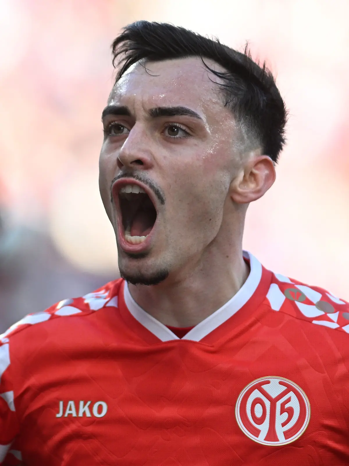 Jubelt Paul Nebel mit den 05ern in der Conference League? Alle Infos zur Übertragung des Spiels FSV Mainz 05 gegen Zrinjski Mostar LIVE bei RTL in TV und Stream