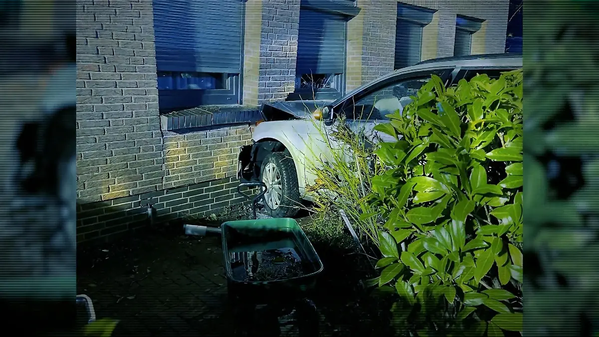 Familie lebt mit Loch in Wand! Auto crasht in Haus – doch Versicherung zahlt nicht 150.000 Euro Schaden