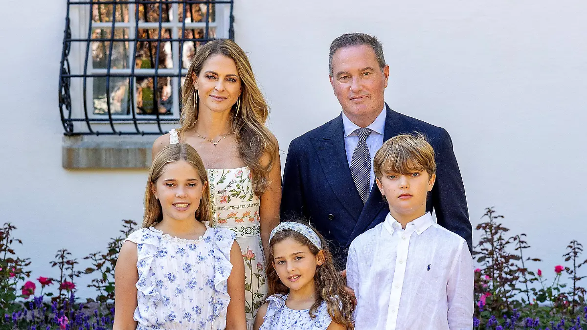 Prinzessin Madeleine mit Chris O’Neill und ihren drei Kindern Leonore, Adrienne und Nicolas (v.l.n.r.) im Jahr 2024.