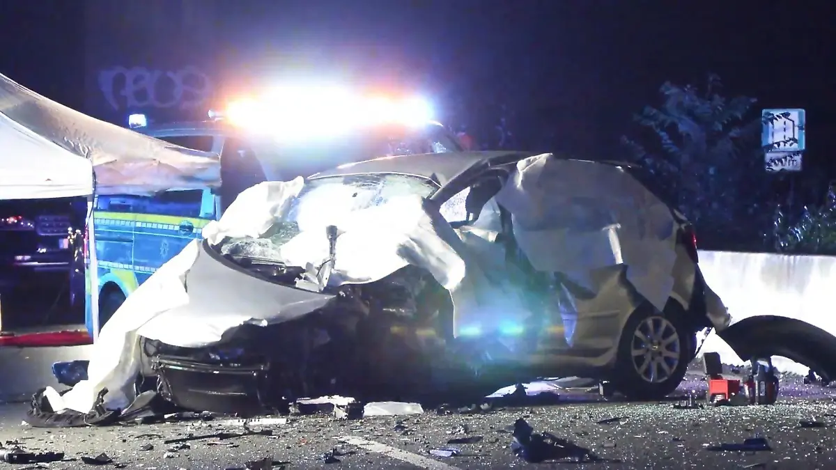 Geisterfahrer stirbt bei Unfall auf der A3 Gaffer filmen Unfallort