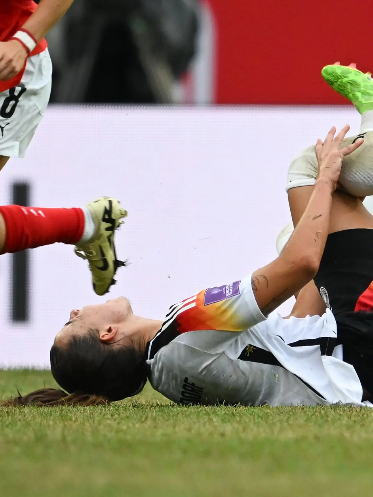 Bild zu: "Die Crux mit dem Kreuzband bei Fußballerinnen: Angst wächst"
