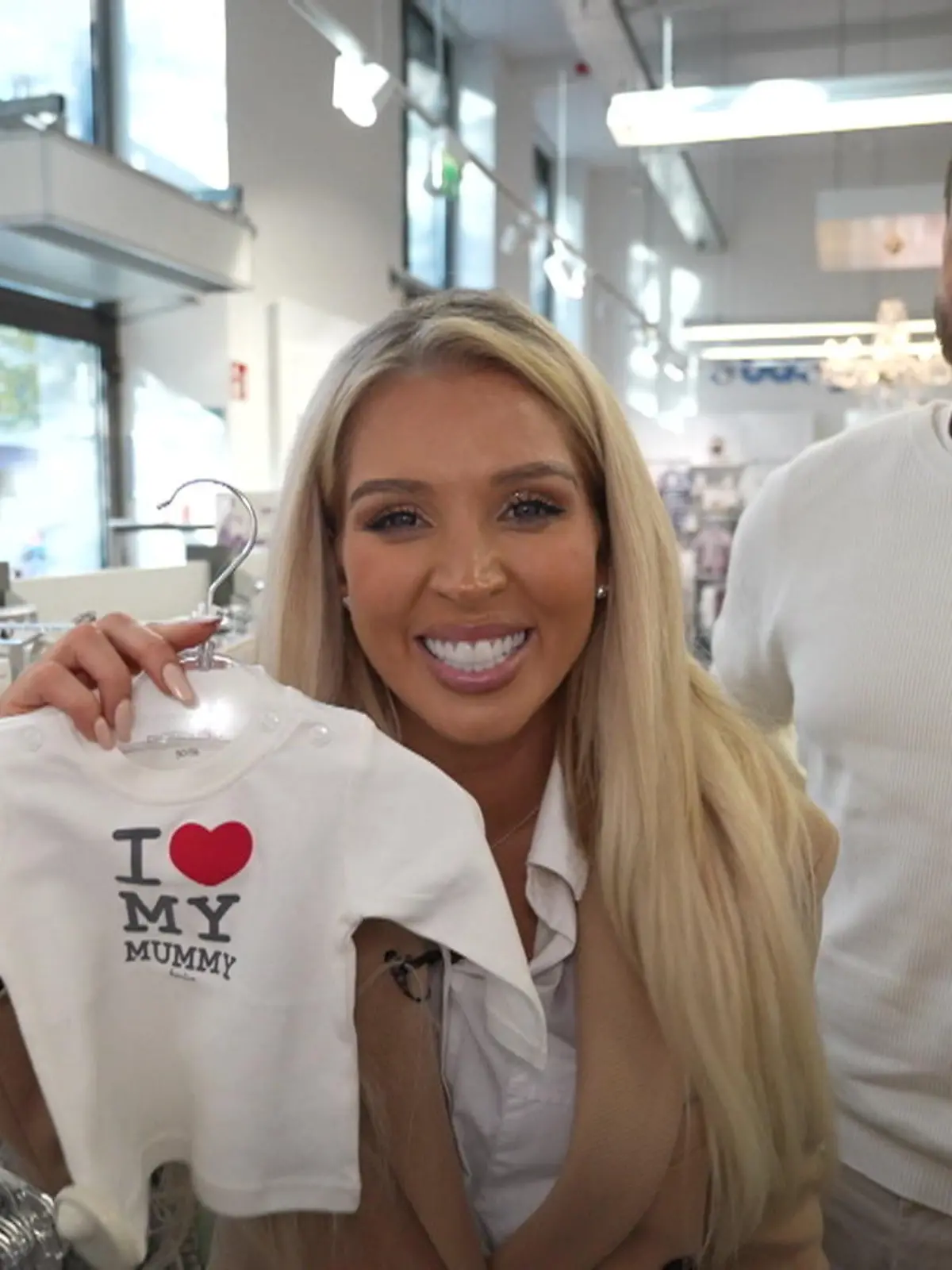 Bild zu: "DSDS-Siegerin Aneta Sablik stellt uns den Vater ihres Babys vor"
