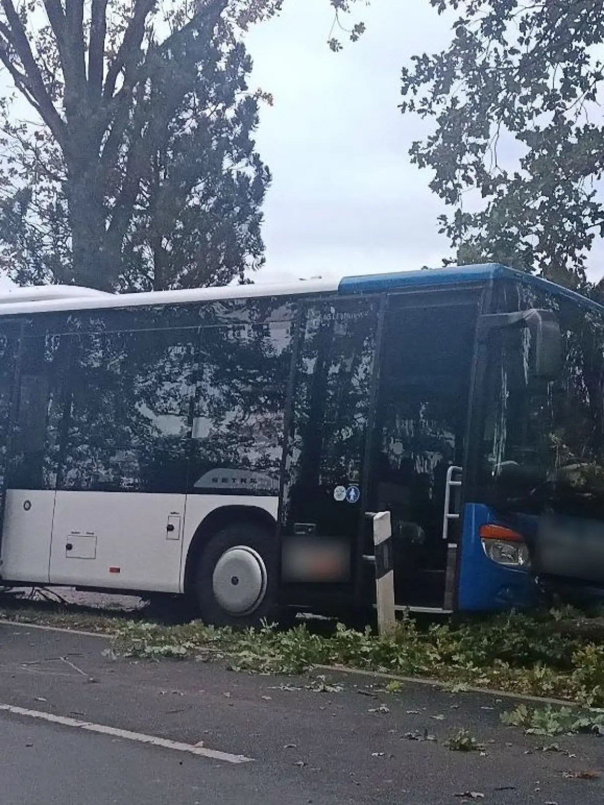 Bild zu: "Elfjähriges Kind wird von Bus erfasst und stirbt!"