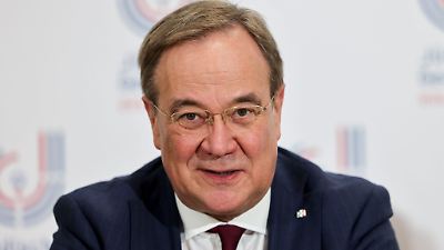 CDU-Politiker Armin Laschet bricht sich bei E-Roller-Unfall die Schulter