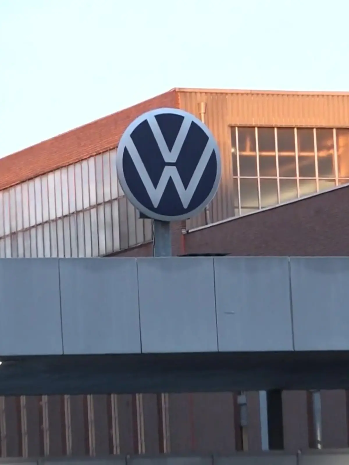 Bild zu: "Chipmangel bedroht VW-Produktion"