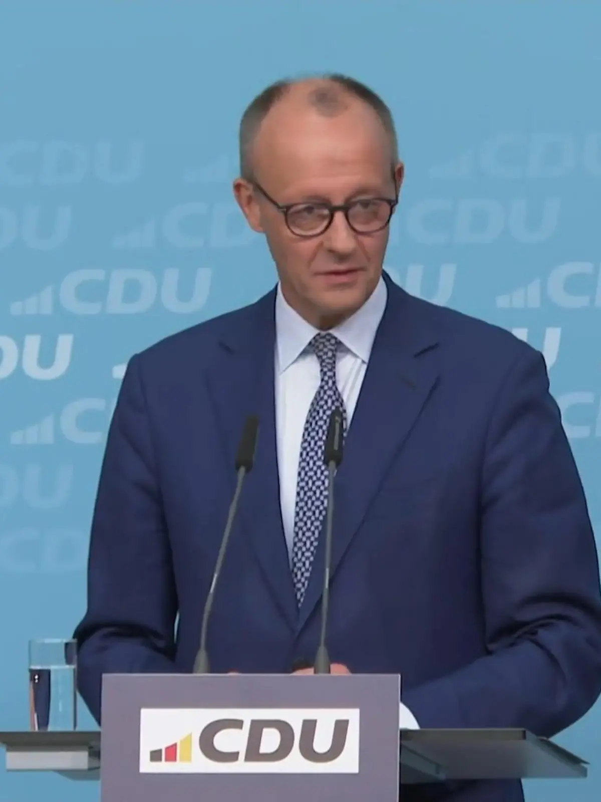 Bild zu: "Warum ist Merz so unbeliebt?"