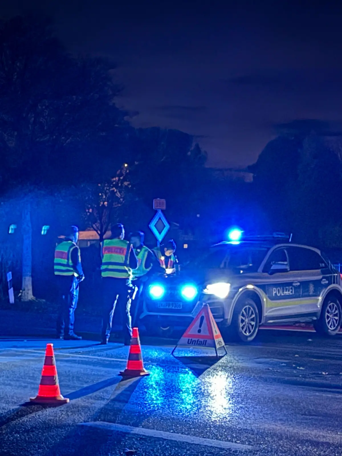 Im bayerischen Erding ist es am Mittwochabend zu einem größeren Polizeieinsatz gekommen. 