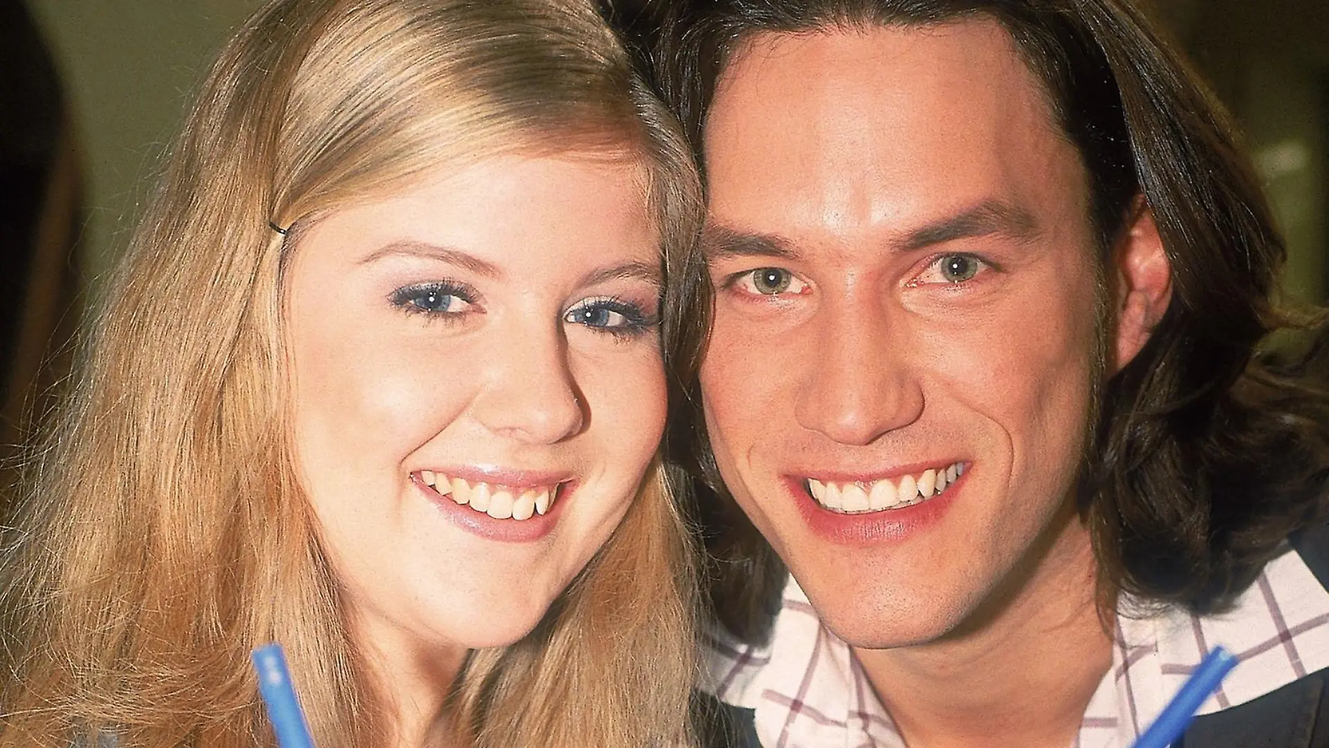 Folge 2383
Stefan Bockelmann freut sich ber seine neue Serien-Partnerin Denise Tillmanns.
24b, 17.30 h, elfte Staffel
Fotograf: Kai Schulz, Cocktail, Longdrink, neutral, Gastrolle, Gaststar, DSDS