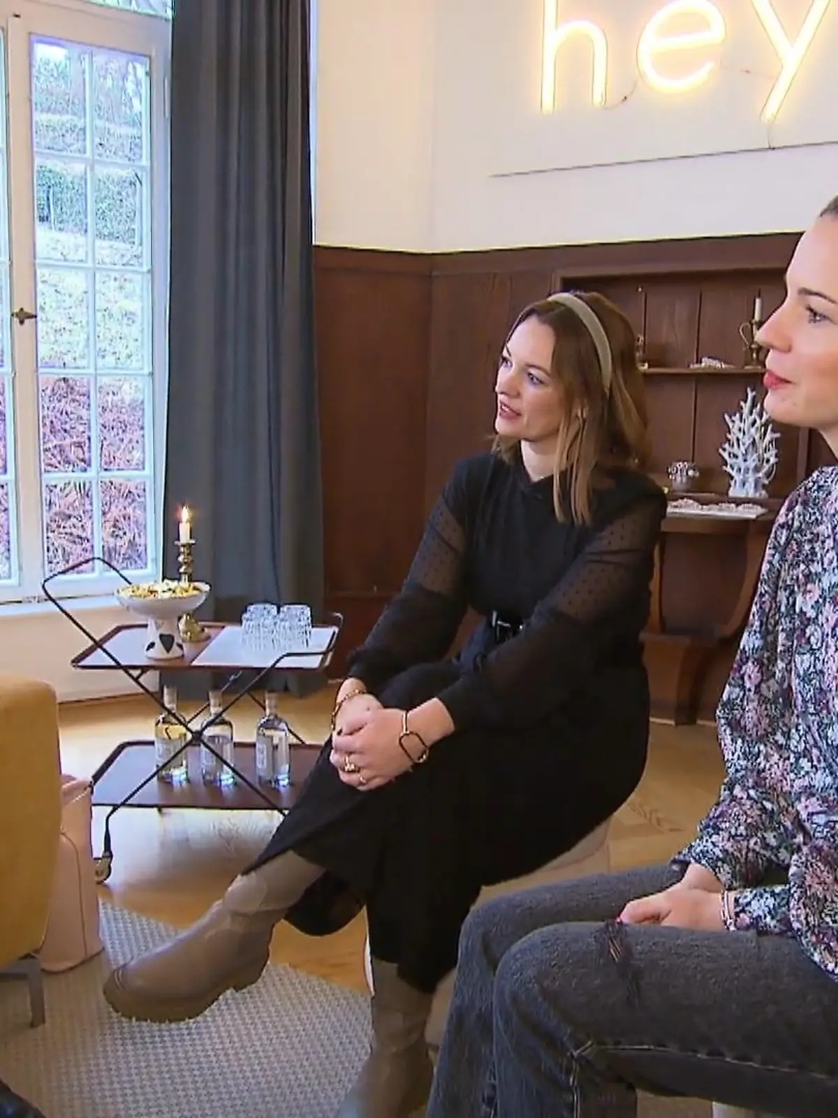 Bild zu: "Katharina ist aufgeschlossen für jegliche Kleider"