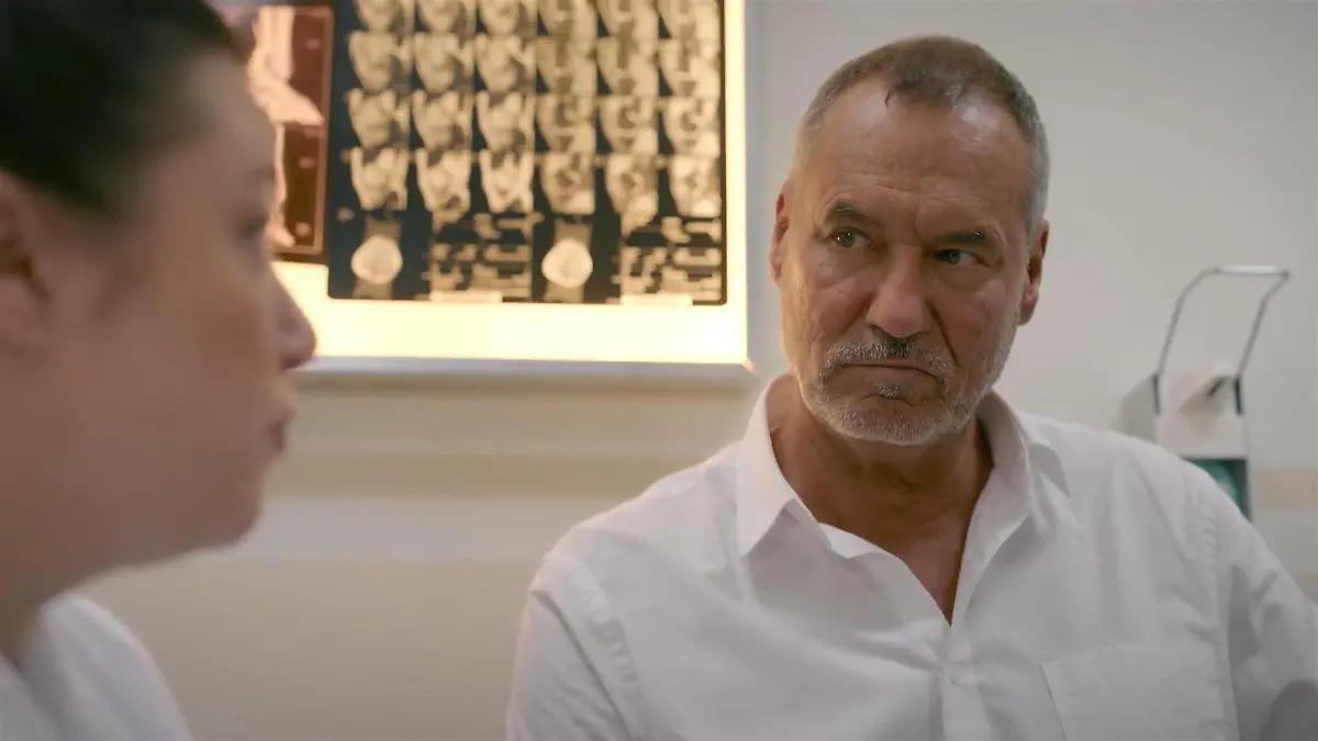 AWZ-Vorschau heute auf RTL+: Richard zeigt sich vor der Herzoperation furchtlos – aber ist das echt?
