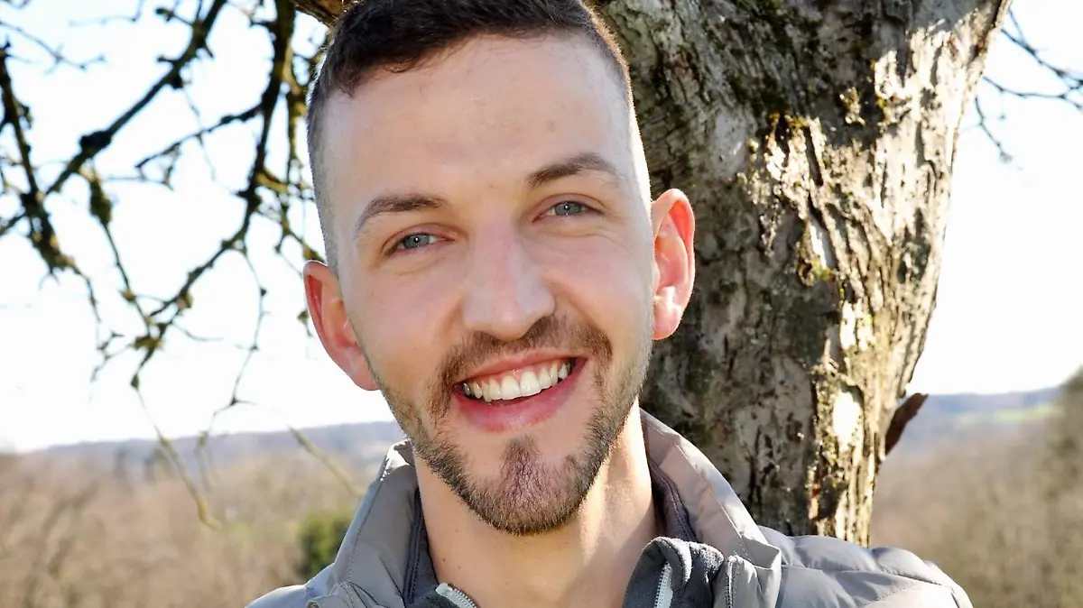 Bauer sucht Frau"-Kandidat absolut "#happy": Heißer Schnappschuss zeigt Bi-Bauer Michael im Bett