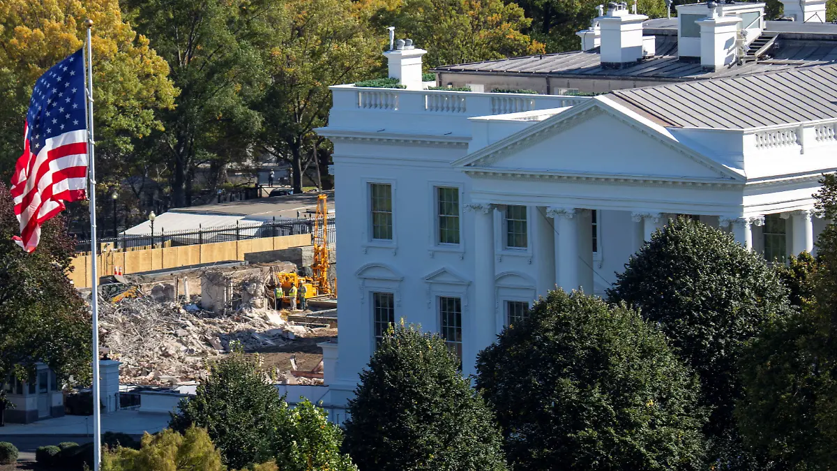 Donald Trump macht ernst! Teile vom weißen Haus abgerissen – für eigenen Ballsaal Prestigeprojekt kostet 300 Millionen