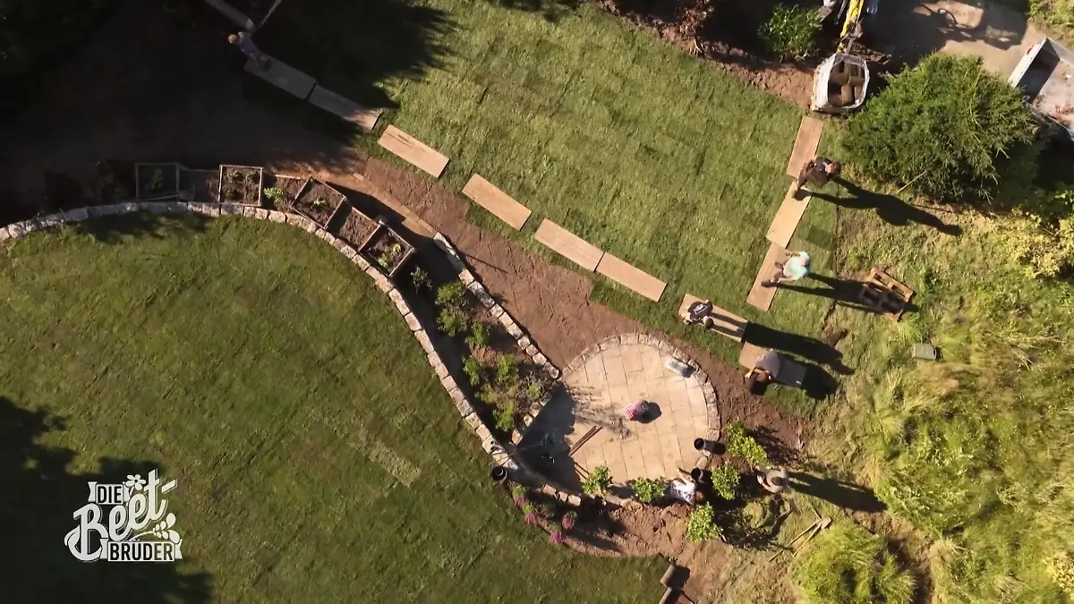 Der neue Garten erblickt das Licht der Welt Geminsam geschuftet