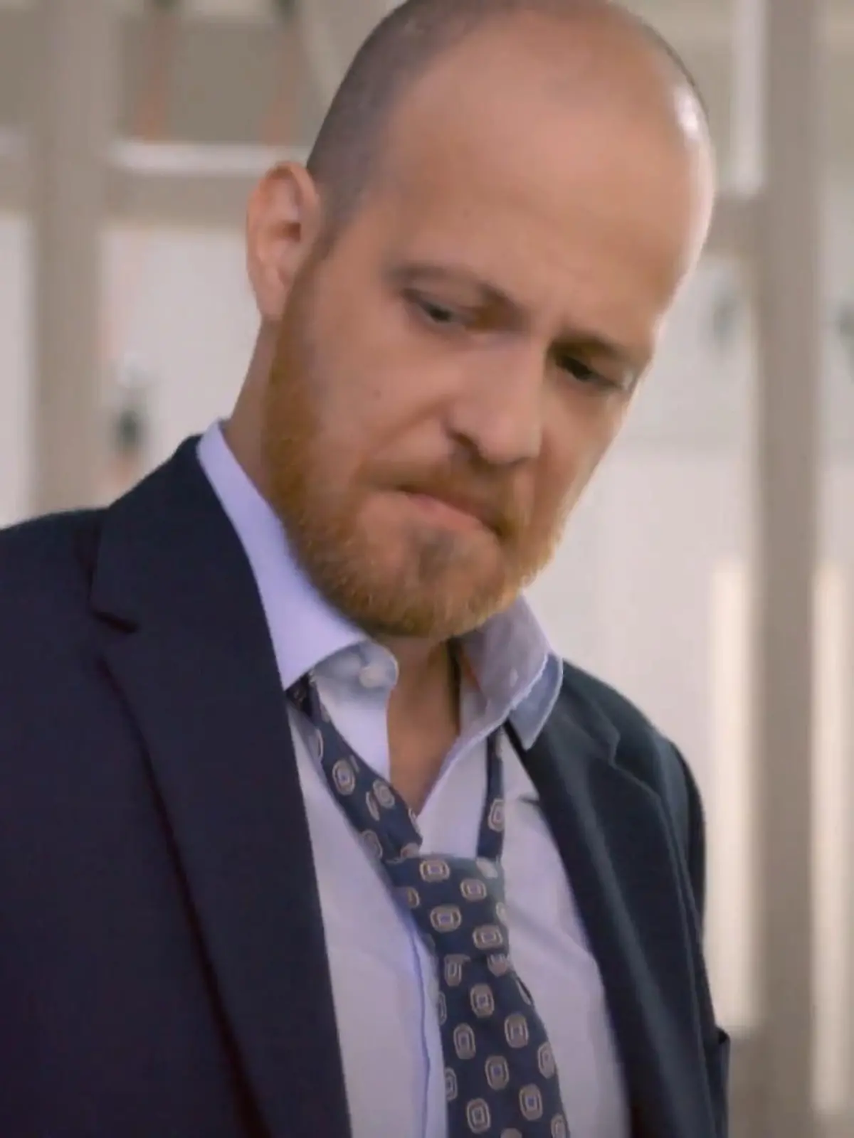 Unter uns: Tobias gesteht sich ein, einsam zu sein