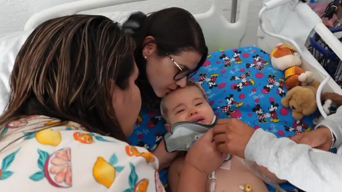 Nach schrecklichem Autounfall in Mexiko: Familie Staub feiert Meilenstein! Olli (2) bekommt erstmals die Halskrause abgenommen!