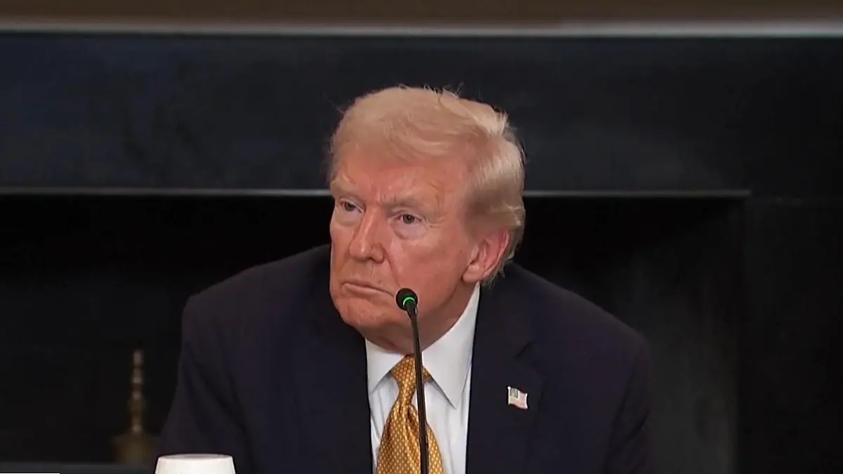 US-Präsident Trump verzweifelt an Akzent einer Reporterin Parlez vous francais?