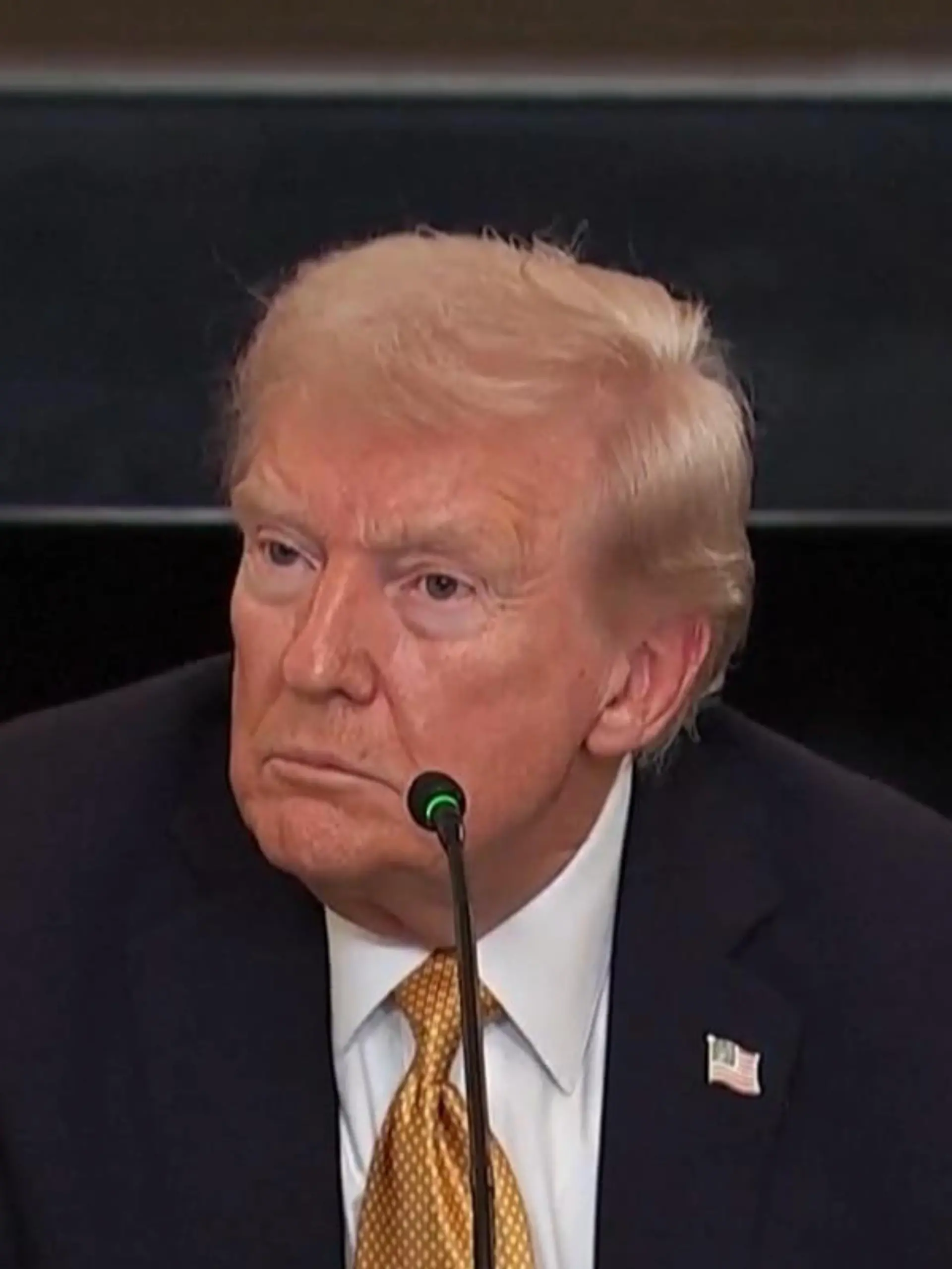 Bild zu: "US-Präsident Trump versteht Frage von französischer Reporterin nicht"