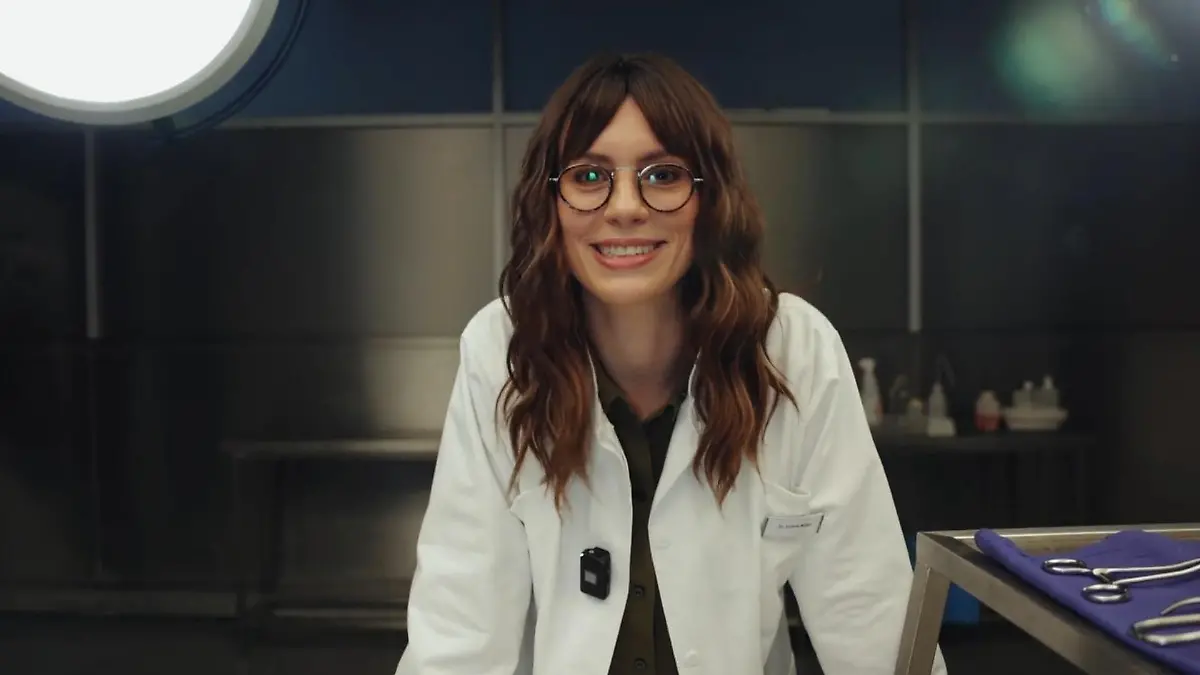 Lara und Patrick geben Einblick hinter die Kulissen GZSZ-Stars in der Pathologie