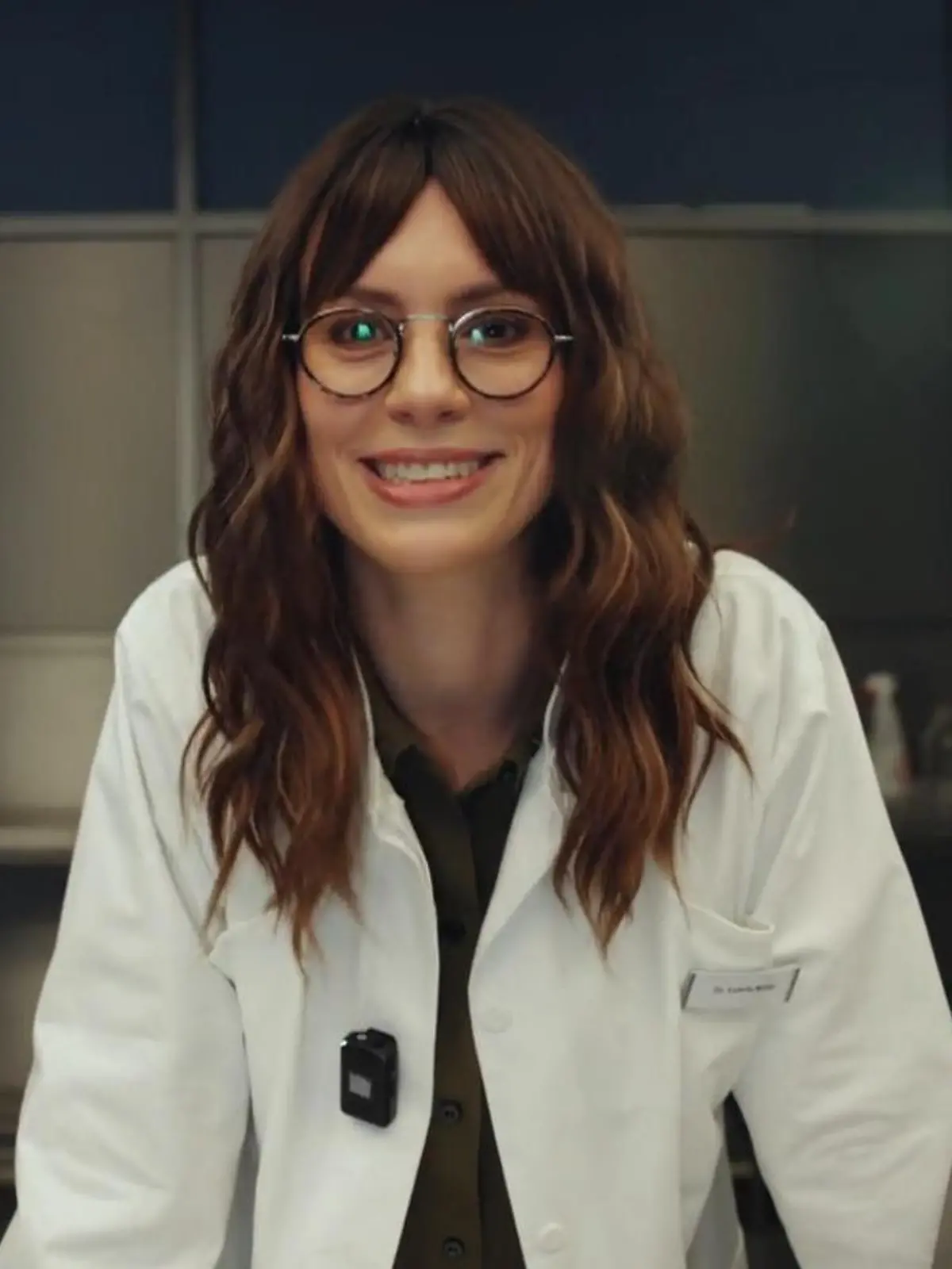 Lara Dandelion Seibert nimmt uns mit hinter die Kulissen beim Pathologie-Dreh.