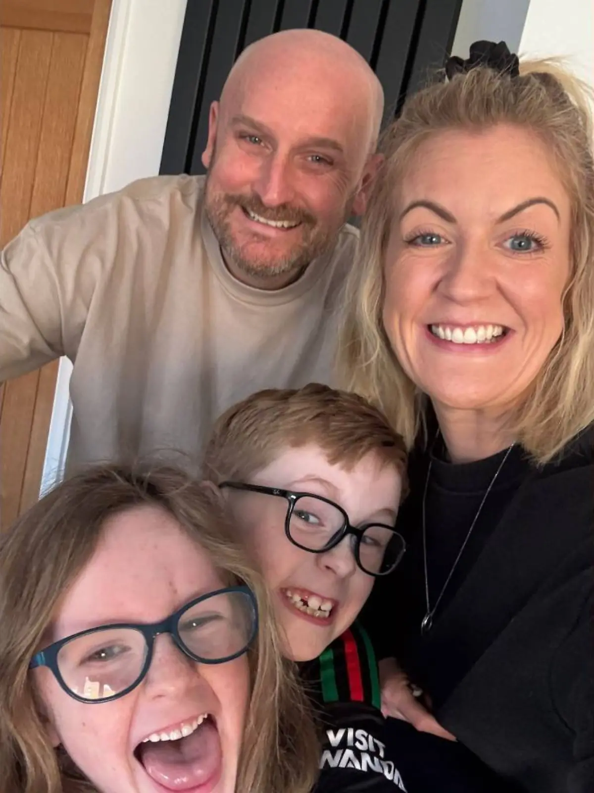 Paul Whitaker und seine Familie - Ehefrau Hayley und die Kinder Noah und Ethan