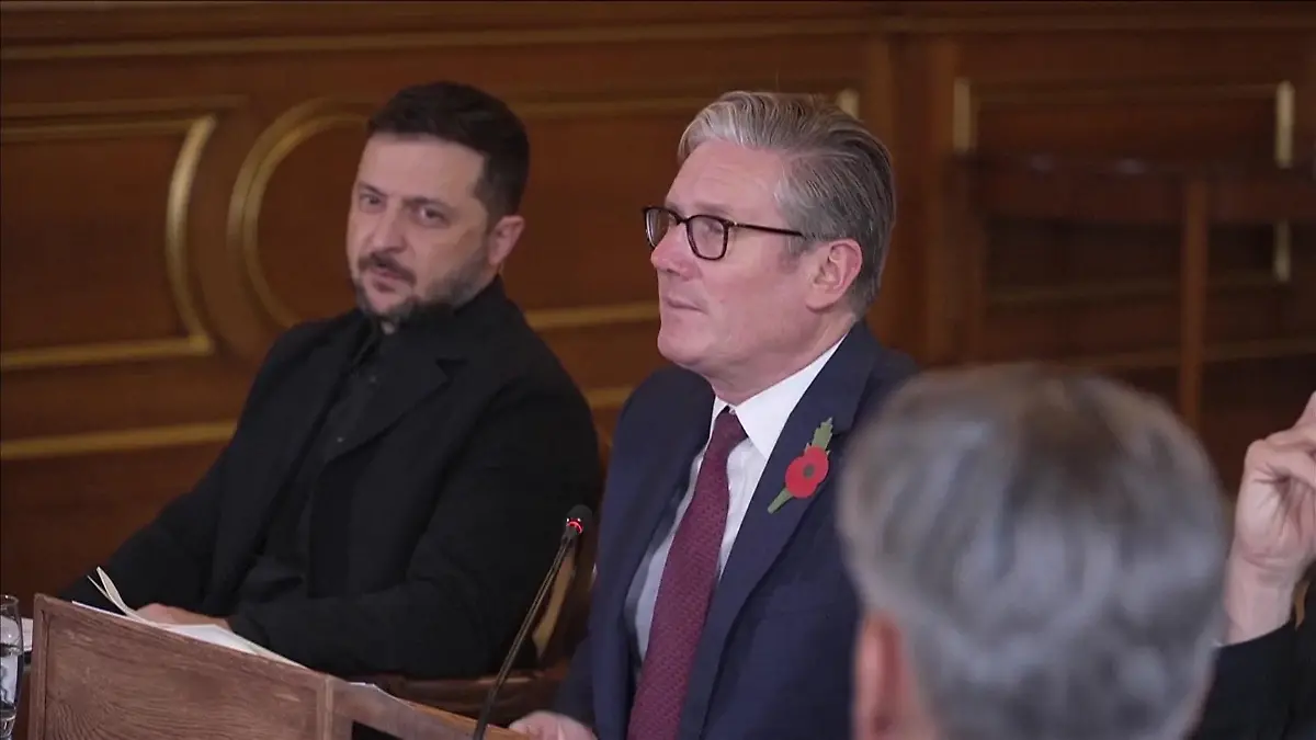 „Wir haben Keir verloren!” Politiker während Meeting plötzlich offline Internetpanne bei Starmer, Macron & Co.