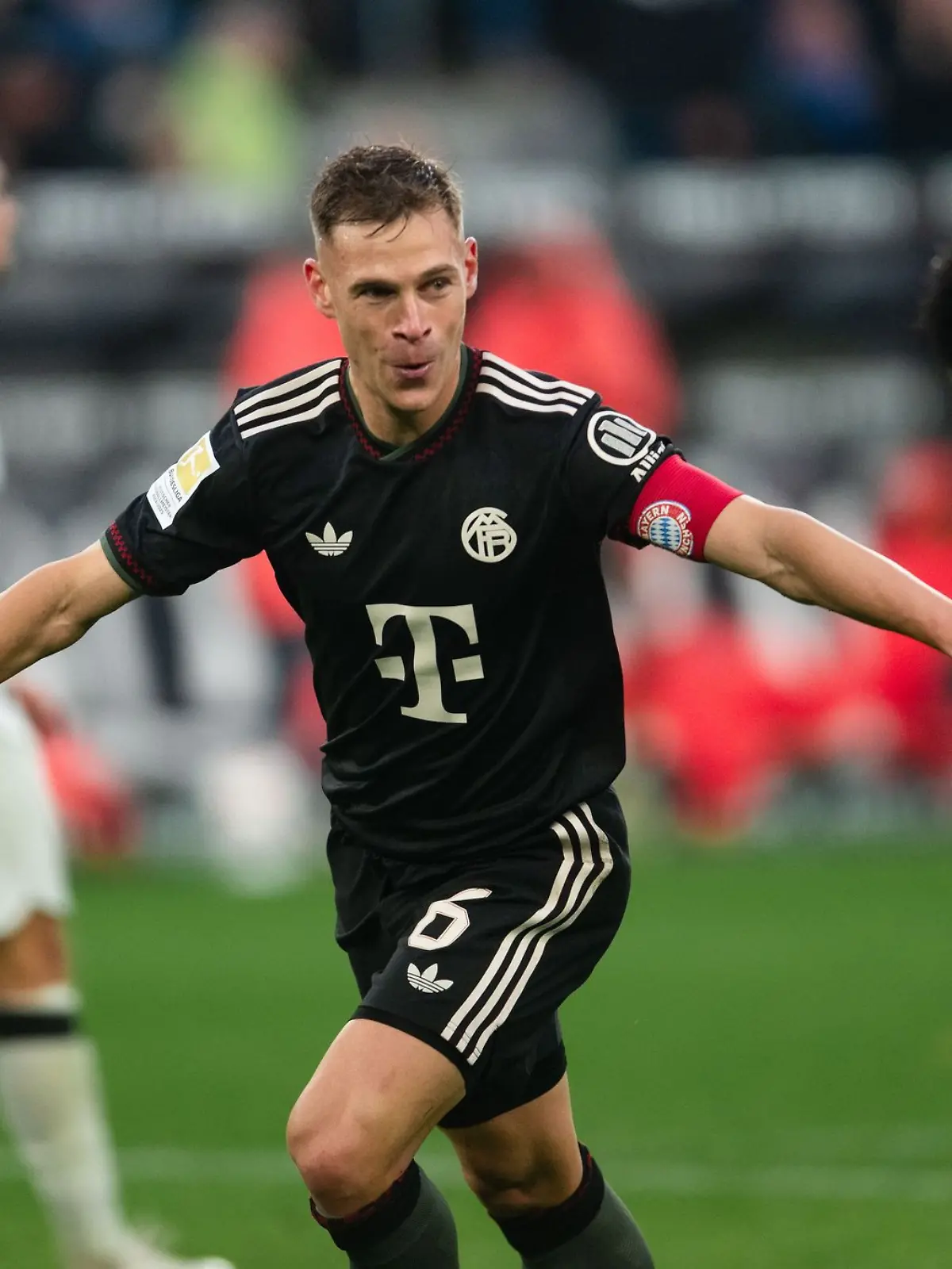 Bild zu: "Bayern siegt sich zum Europarekord - BVB schlägt Köln spät"