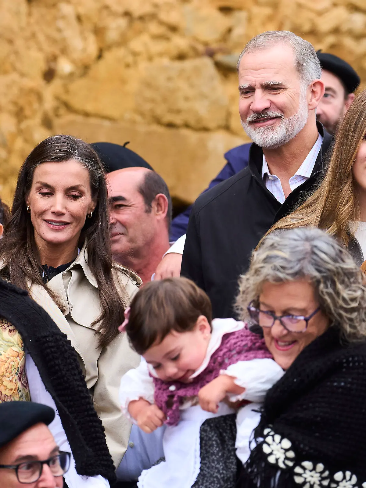 Princess Leonor and Princess Sofia and Queen Letizia and King Felipe visited the village of Valdesoto   ADEL  ROYALS MONACHY KONIGLICH ROYAUX ROYALTY QUEEN PRINCESS KING PRINCE