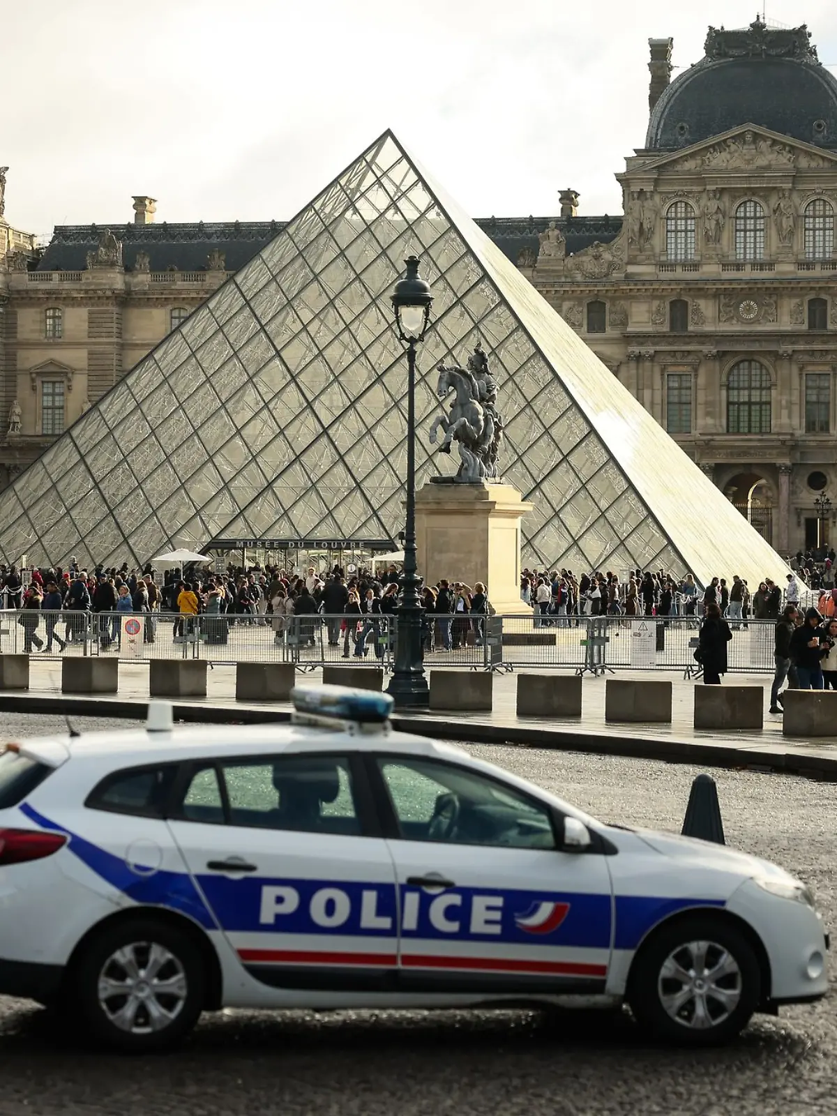 Bild zu: "Louvre-Einbrecher machen erstes Teilgeständnis"