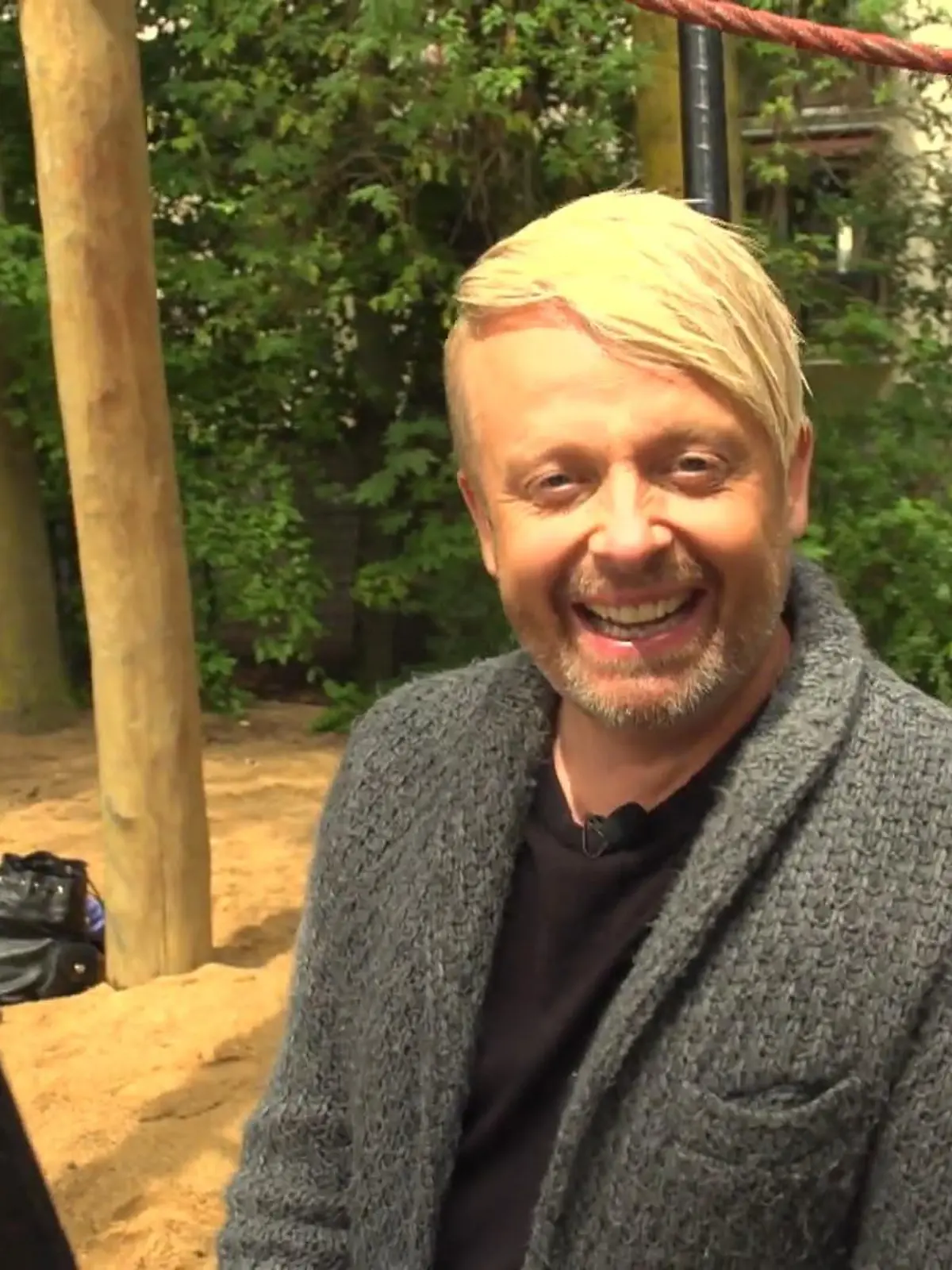 Bild zu: "30 Jahre RTL Spendenmarathon - Ross Antony und die Hilfe für brandverletzte Kinder"