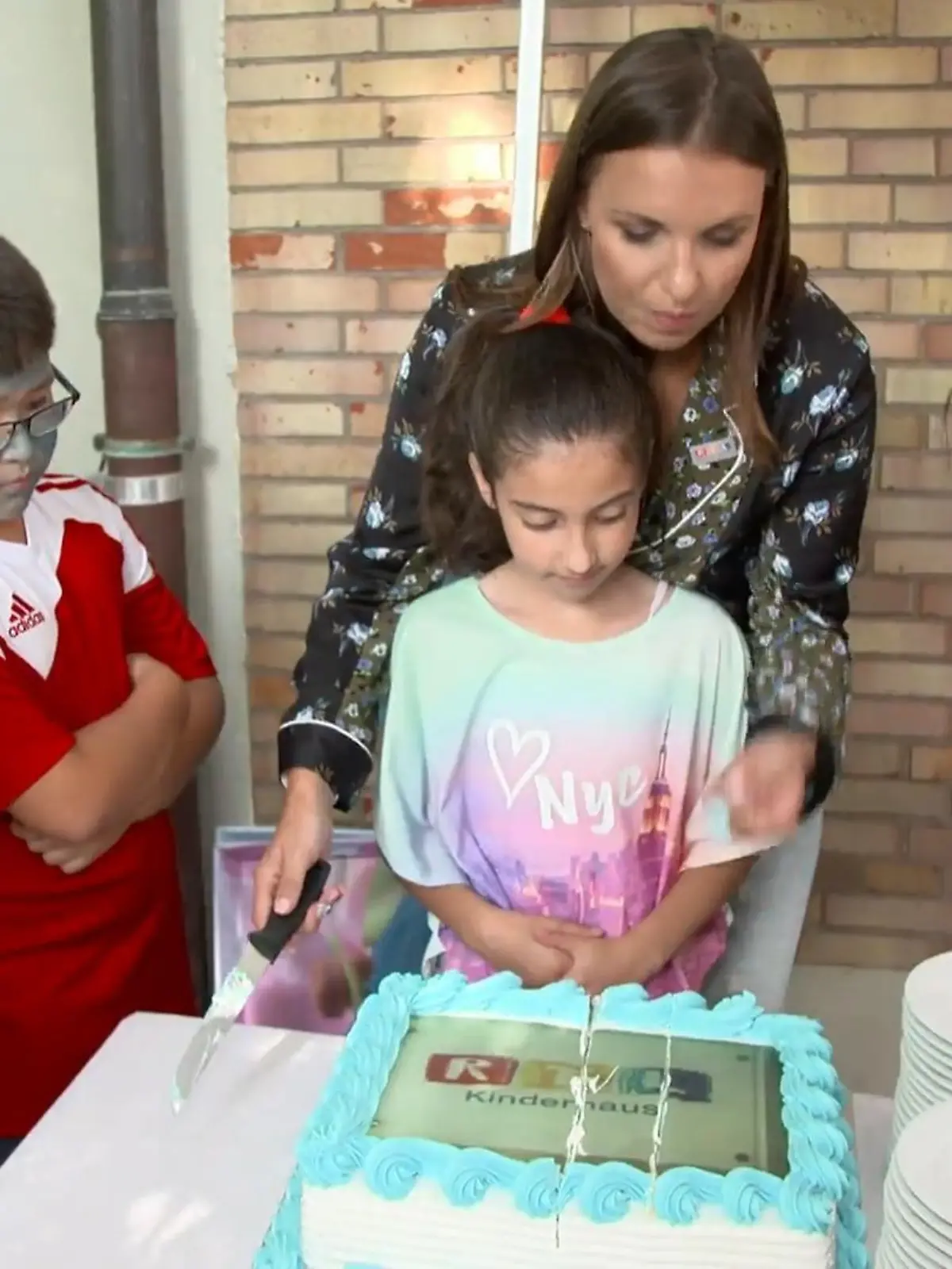Bild zu: "30 Jahre RTL Spendenmarathon - Laura Wontorra das RTLKinderhaus in Bremen"