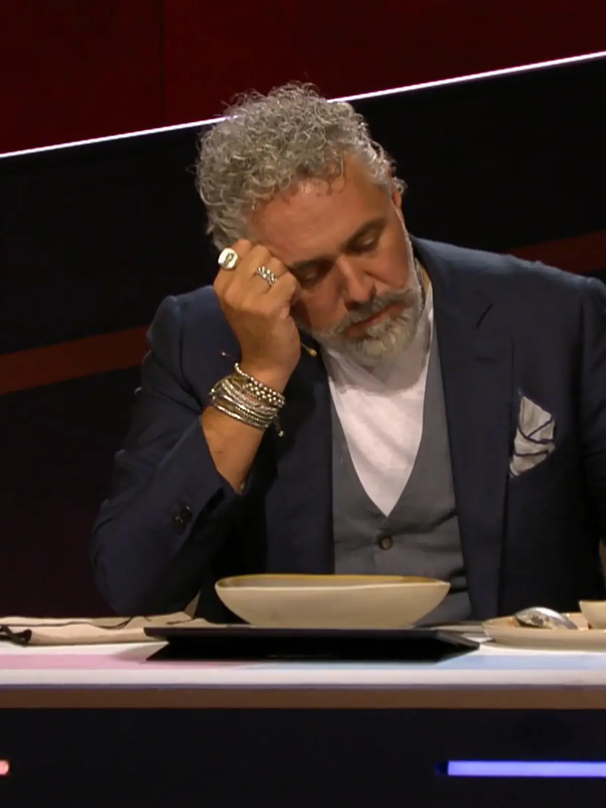 Bild zu: "Konzentration oder Langeweile? Roland Trettl verkostet"