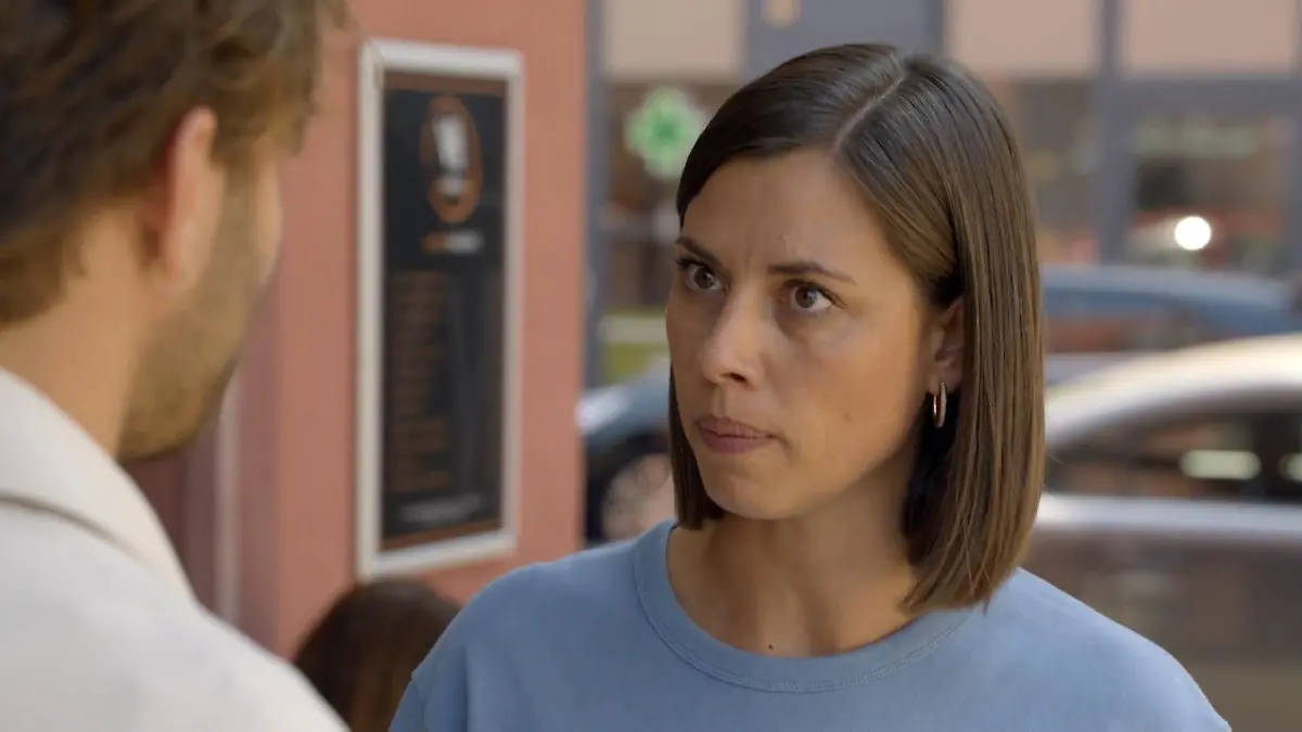 Matilda redet ihrem Bruder Julian ordentlich ins Gewissen GZSZ-Folge 8392 am 4. November 2025 im TV