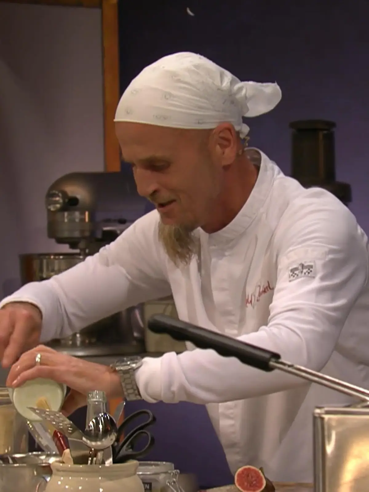 Bild zu: "Ralf reißt beinahe die Küche ab"