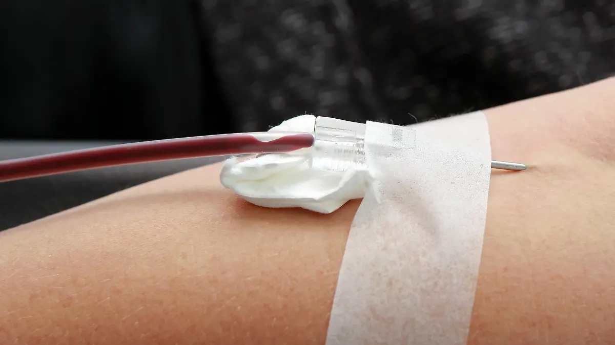 Ein 25-jähriger Prediger in den USA soll zwei Klinik-Mitarbeiter mit HIV-Blut attackiert haben.
