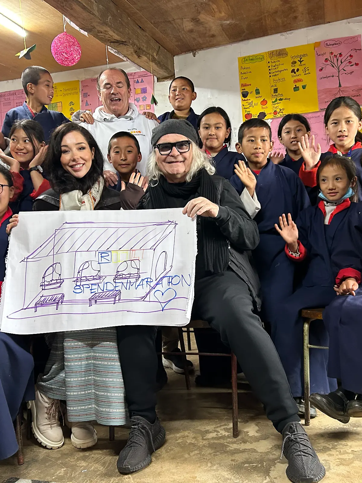 Rita und Thomas Sabo besuchen als Projektpaten der „Stiftung RTL – Wir helfen Kindern e.V.“ die „My Gakidh Village School“ in Bhutan